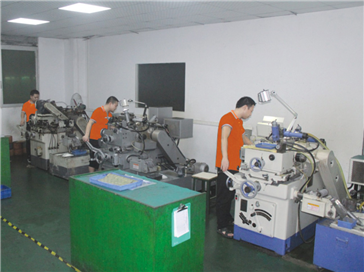 Centerless-Grinding-Machine